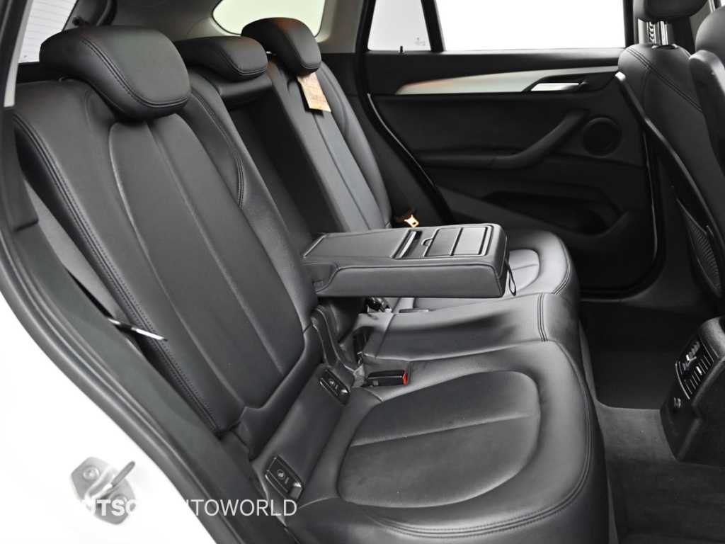 BMW X1 — photo 12