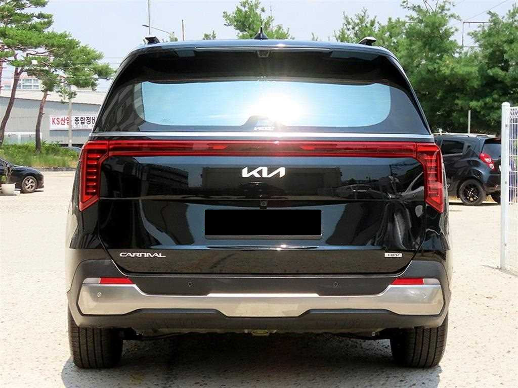 Kia Carnival — photo 04