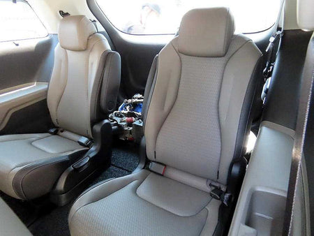 Kia Carnival — photo 07