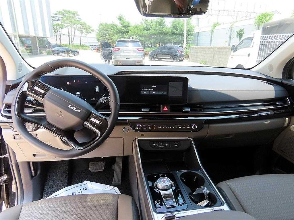 Kia Carnival — photo 08
