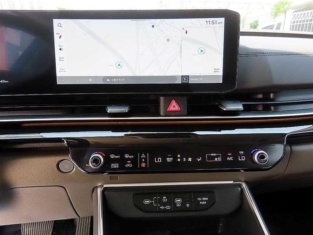 Kia Carnival — photo 13