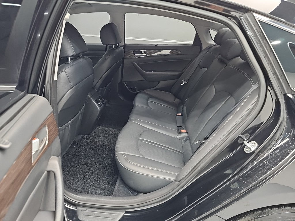 Hyundai Sonata — photo 12