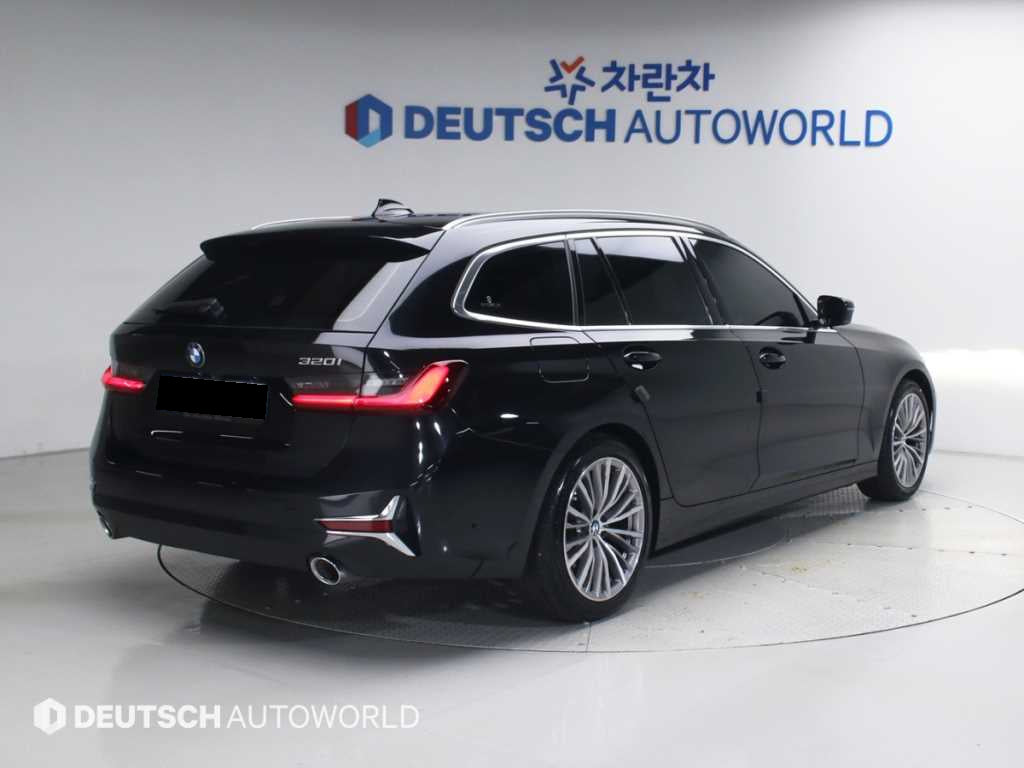 BMW 3-Series — photo 02