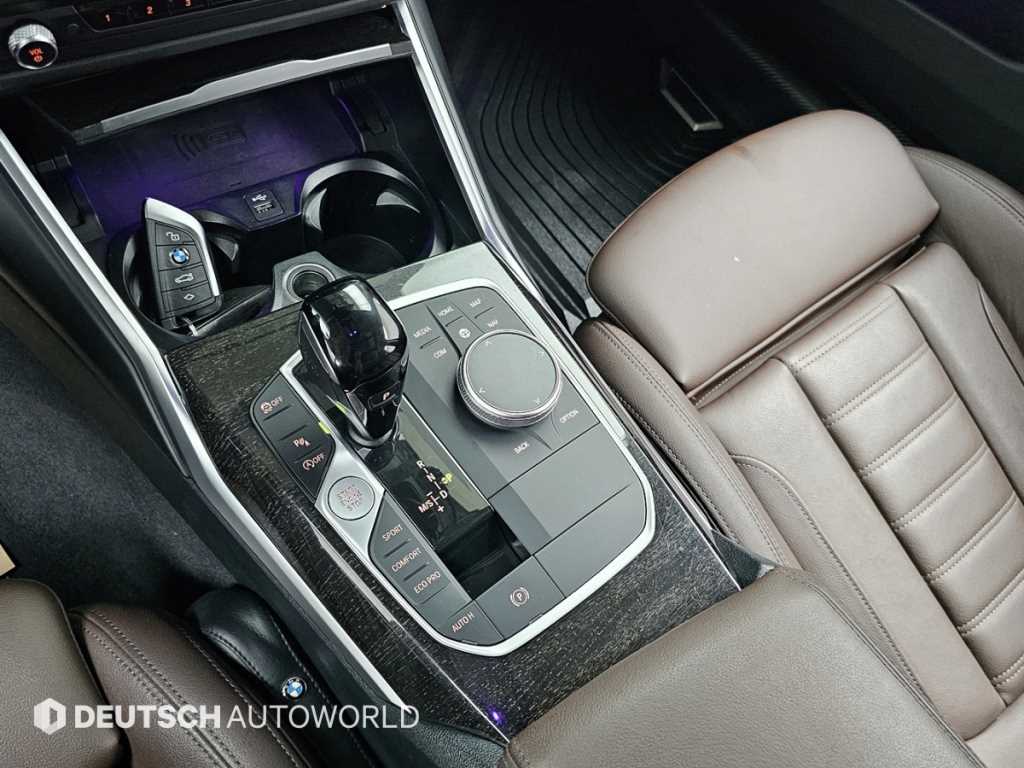 BMW 3-Series — photo 09