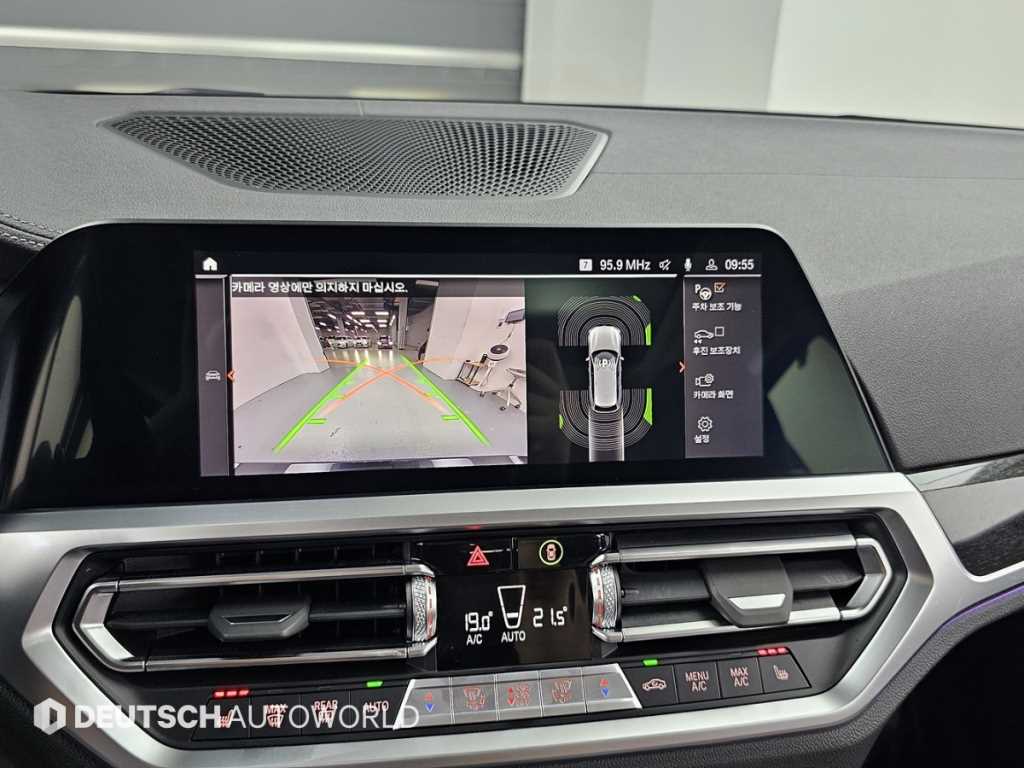 BMW 3-Series — photo 15