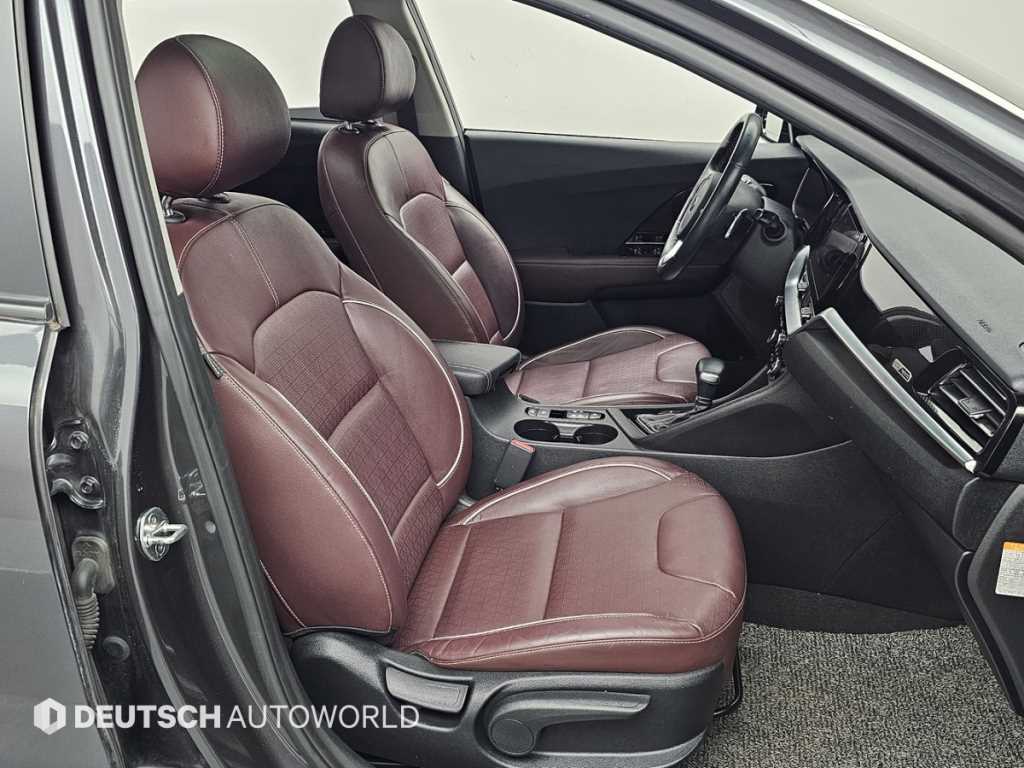 Kia Niro — photo 10