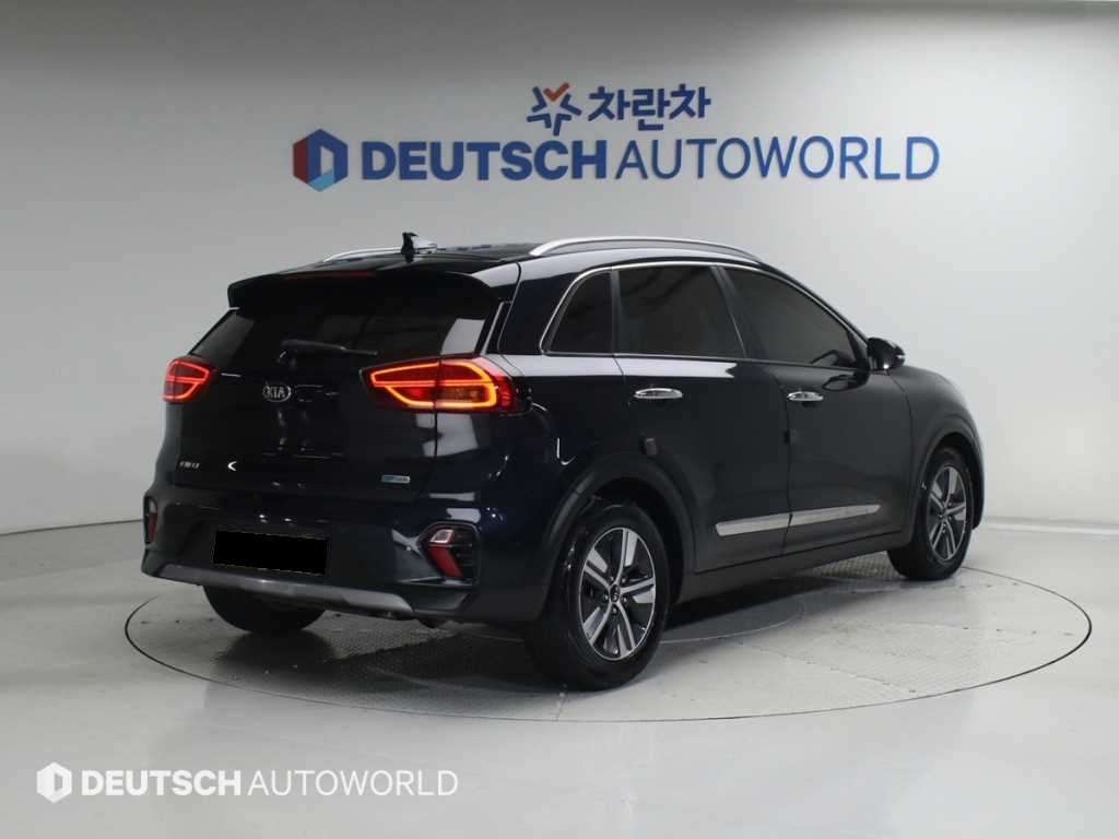 Kia Niro — photo 02