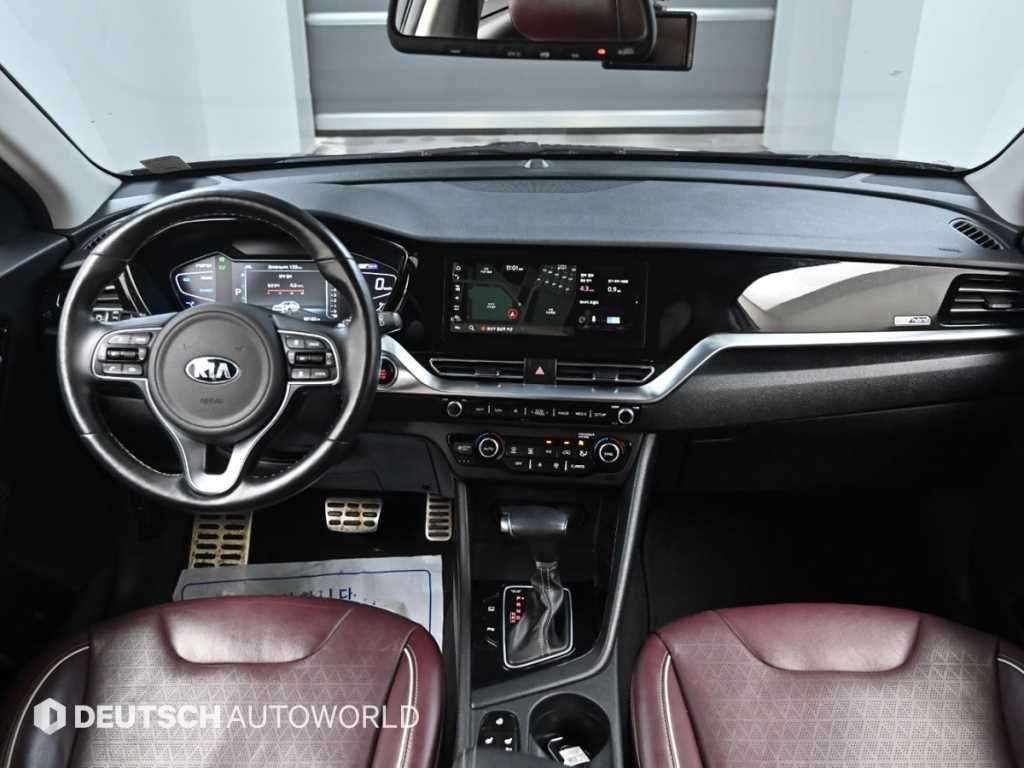 Kia Niro — photo 07