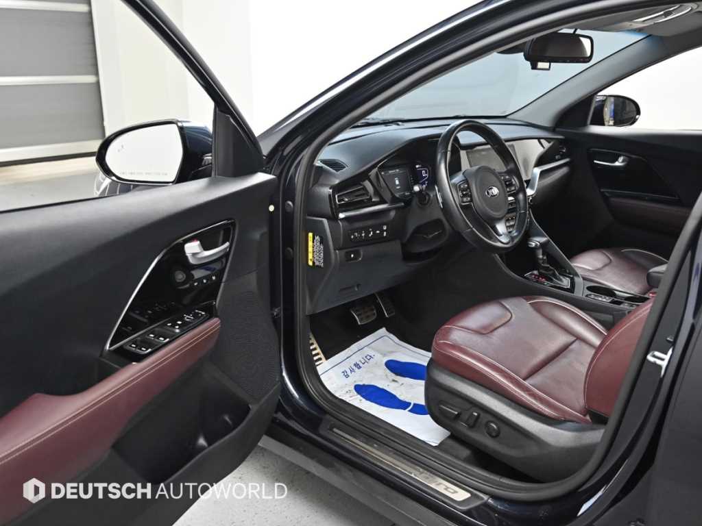 Kia Niro — photo 11