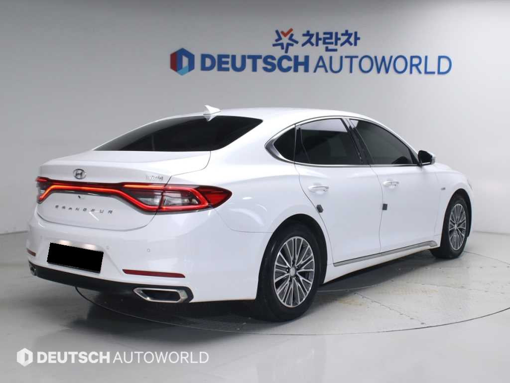 Hyundai Grandeur — photo 02
