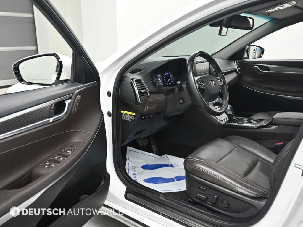 Hyundai Grandeur — photo 11