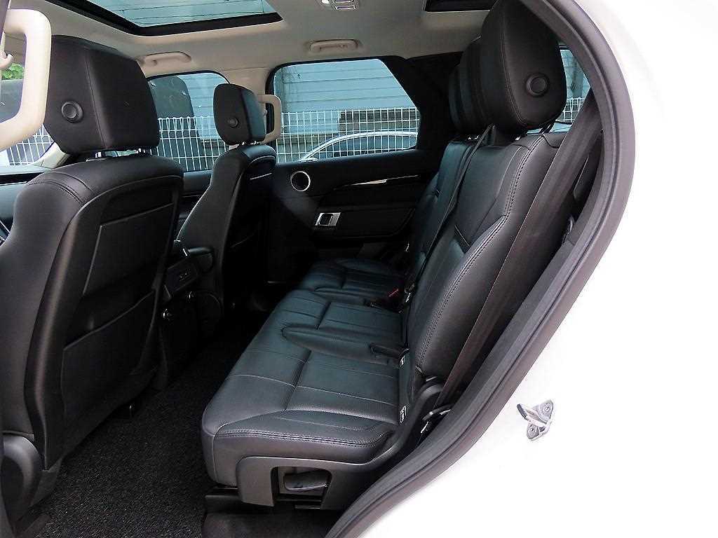 Land Rover Discovery — photo 06
