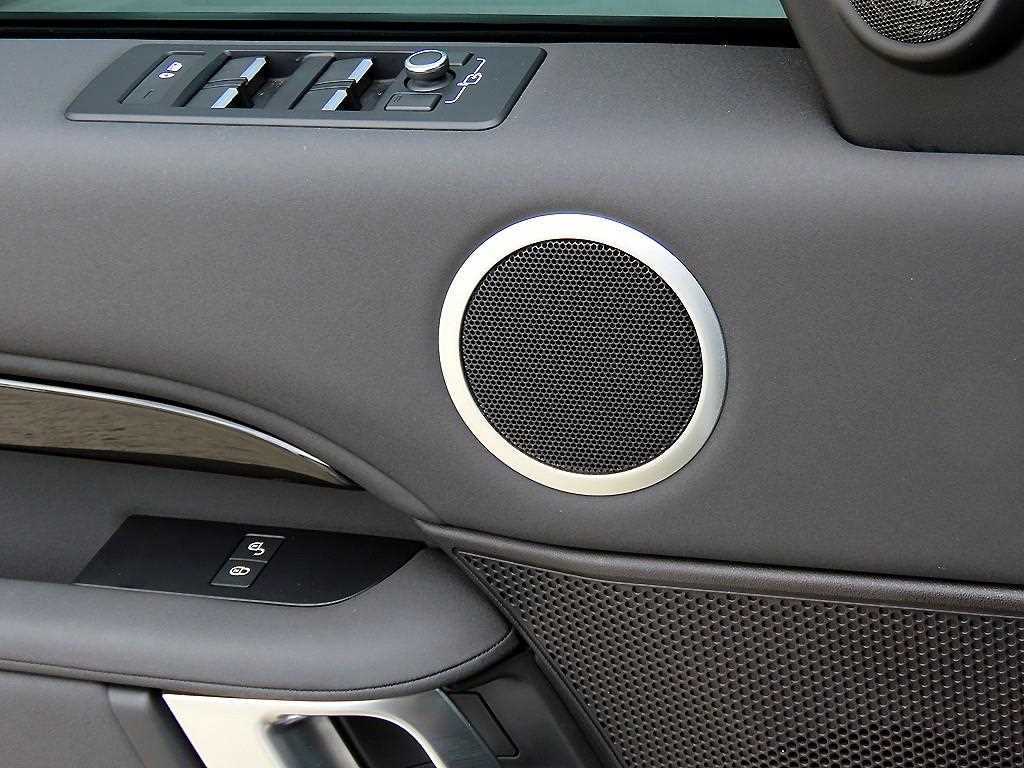Land Rover Discovery — photo 11