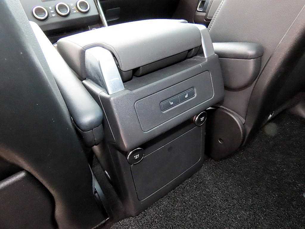 Land Rover Discovery — photo 16