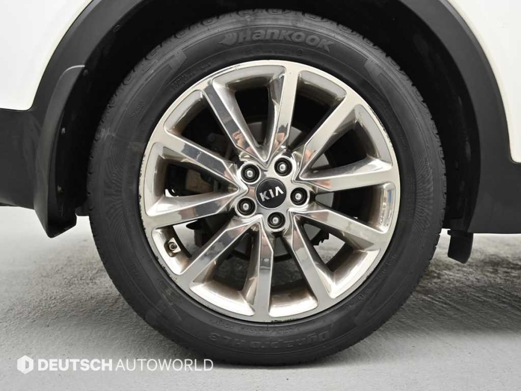 Kia Sorento — photo 05