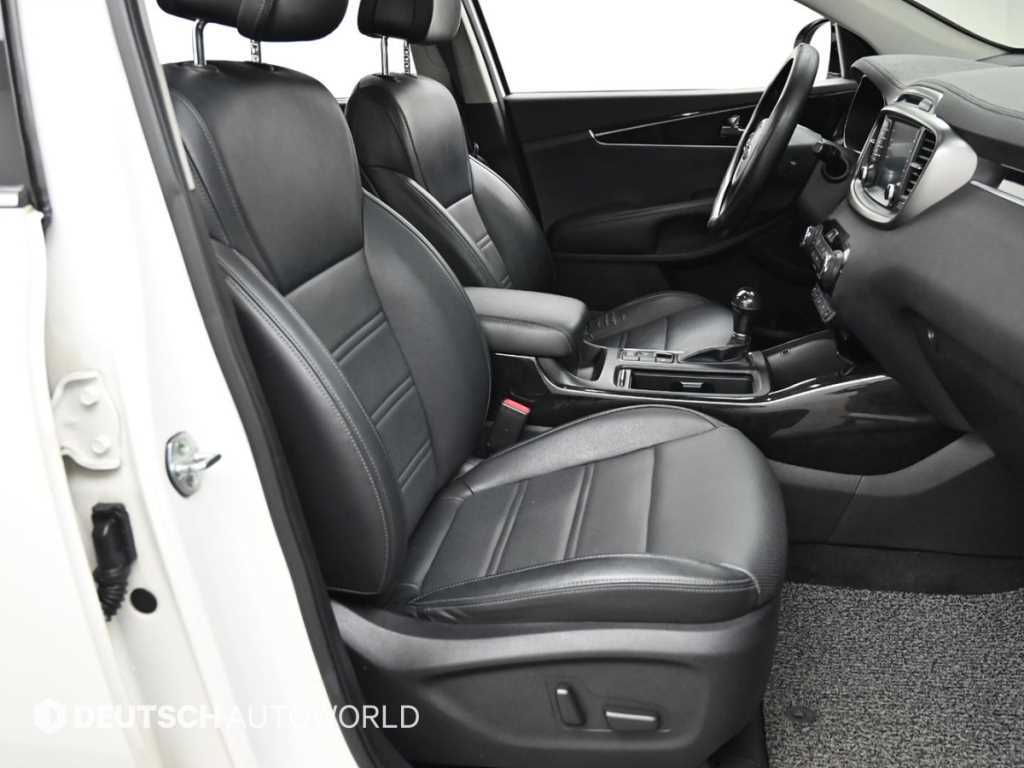 Kia Sorento — photo 10