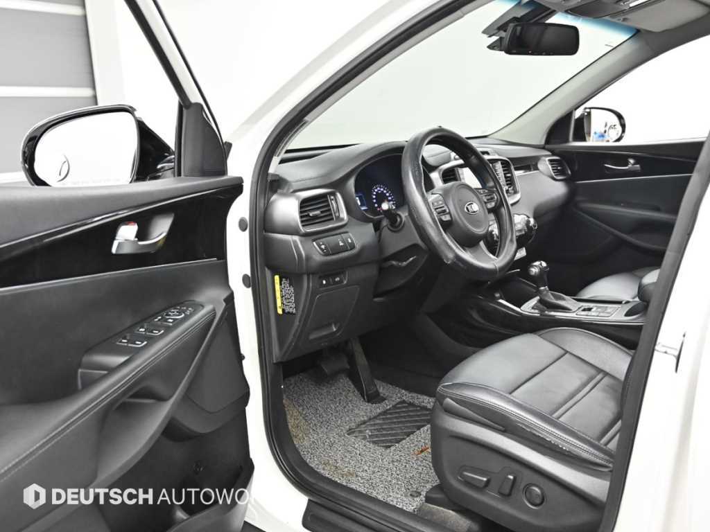 Kia Sorento — photo 11