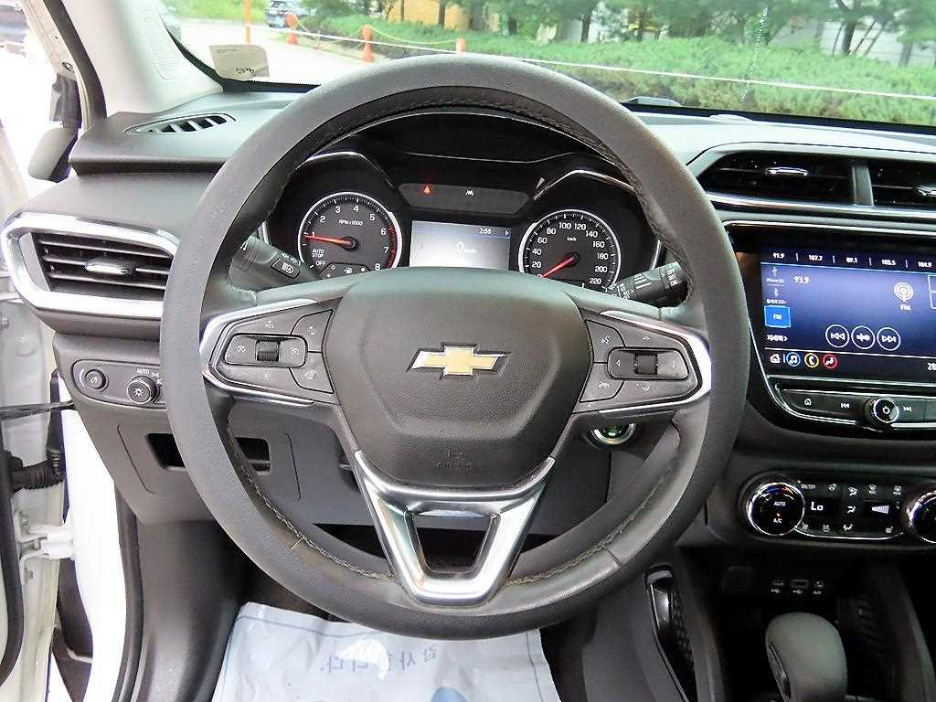 CHEVROLET Trailblazer — photo 08