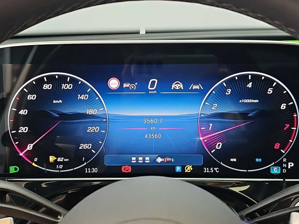 Mercedes-Benz E-Class — photo 06
