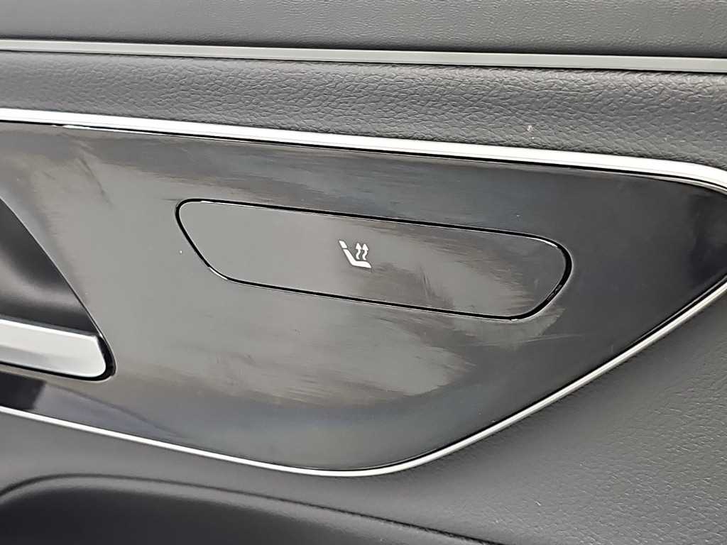 Mercedes-Benz E-Class — photo 14