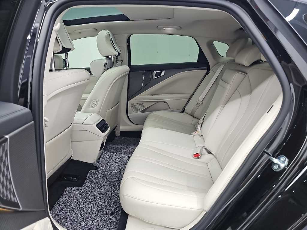 Kia K8 — photo 12