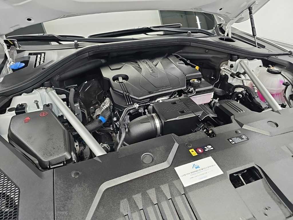 Genesis GV70 — photo 05