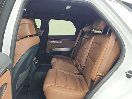 Genesis GV70 — photo 12