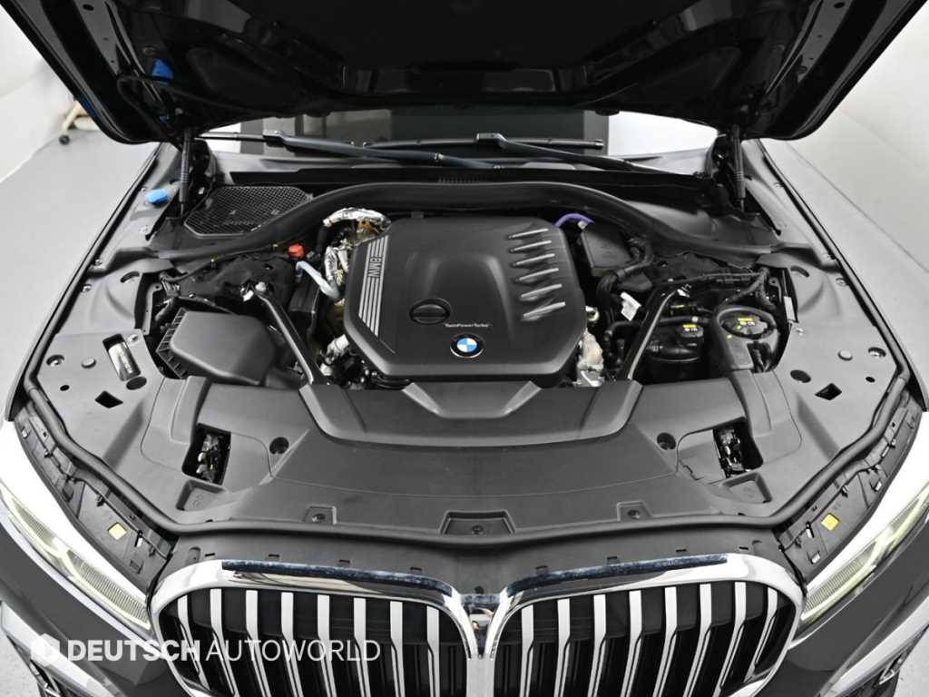 BMW 7-Series — photo 06