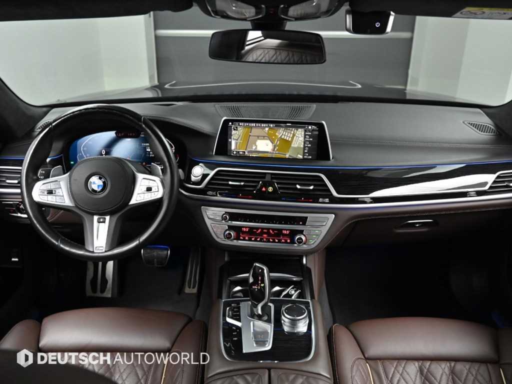 BMW 7-Series — photo 07