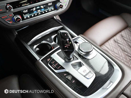 BMW 7-Series — photo 09