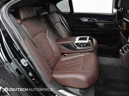 BMW 7-Series — photo 12