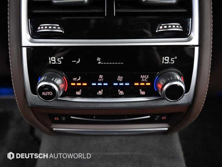 BMW 7-Series — photo 16