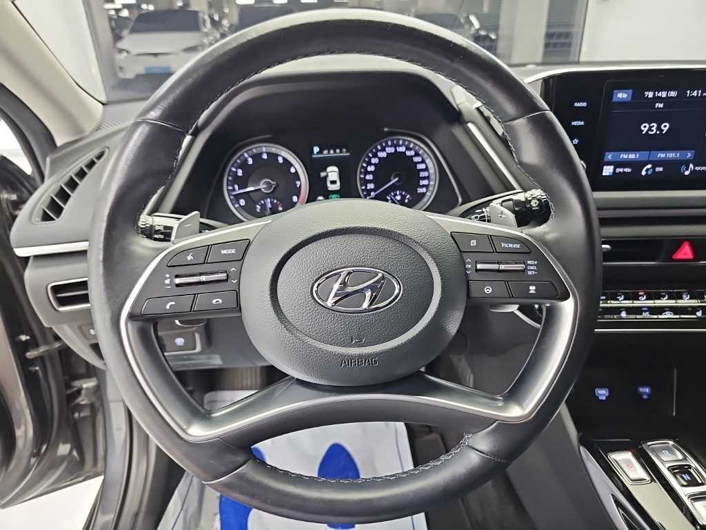 Hyundai Sonata — photo 09