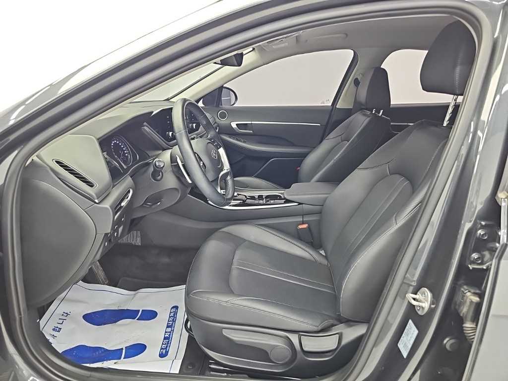 Hyundai Sonata — photo 11