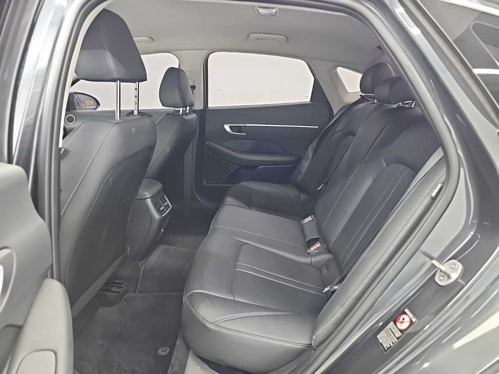 Hyundai Sonata — photo 12