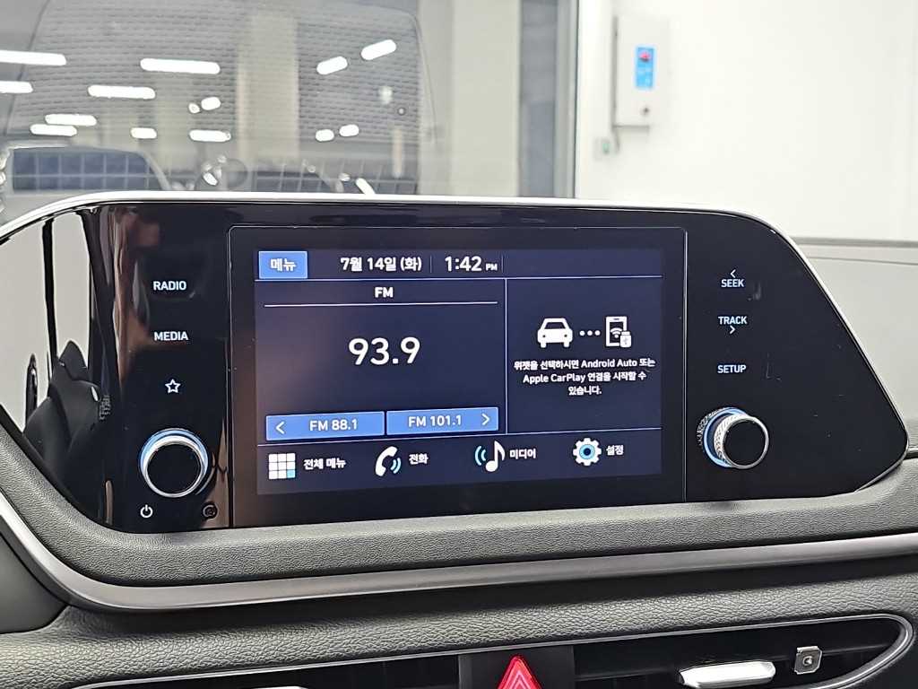 Hyundai Sonata — photo 13