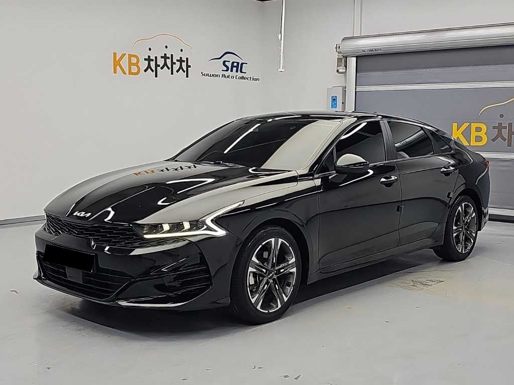 Kia K5 — photo 01