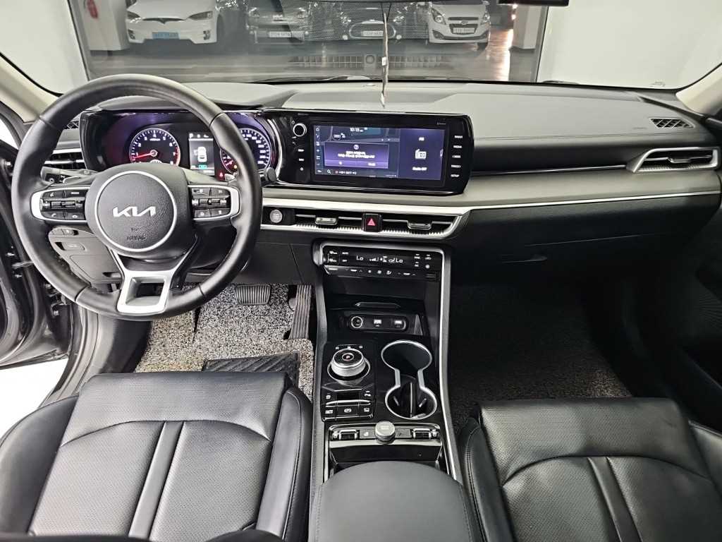 Kia K5 — photo 07