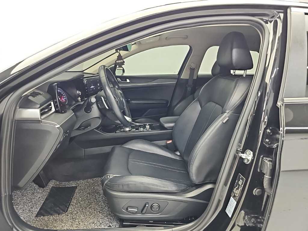 Kia K5 — photo 11