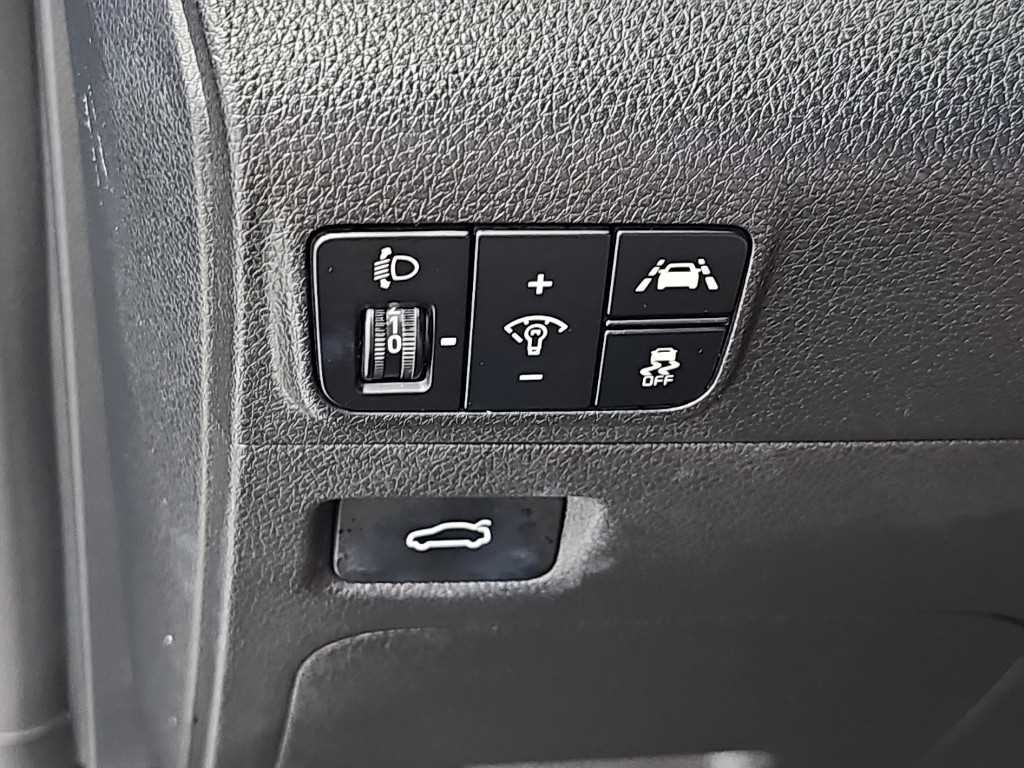 Kia K5 — photo 18