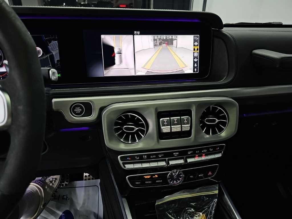 Mercedes-Benz G-Class — photo 10