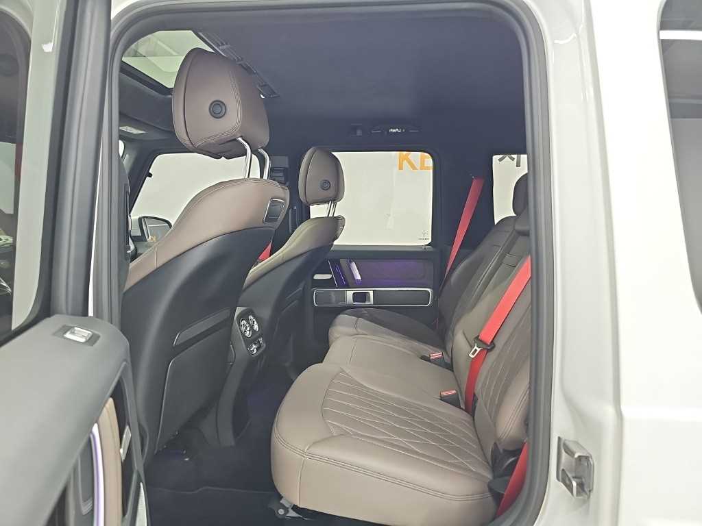 Mercedes-Benz G-Class — photo 12