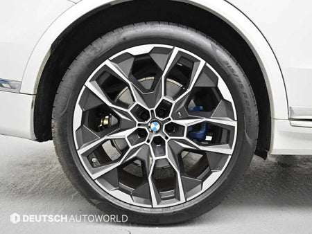 BMW X7 — photo 06