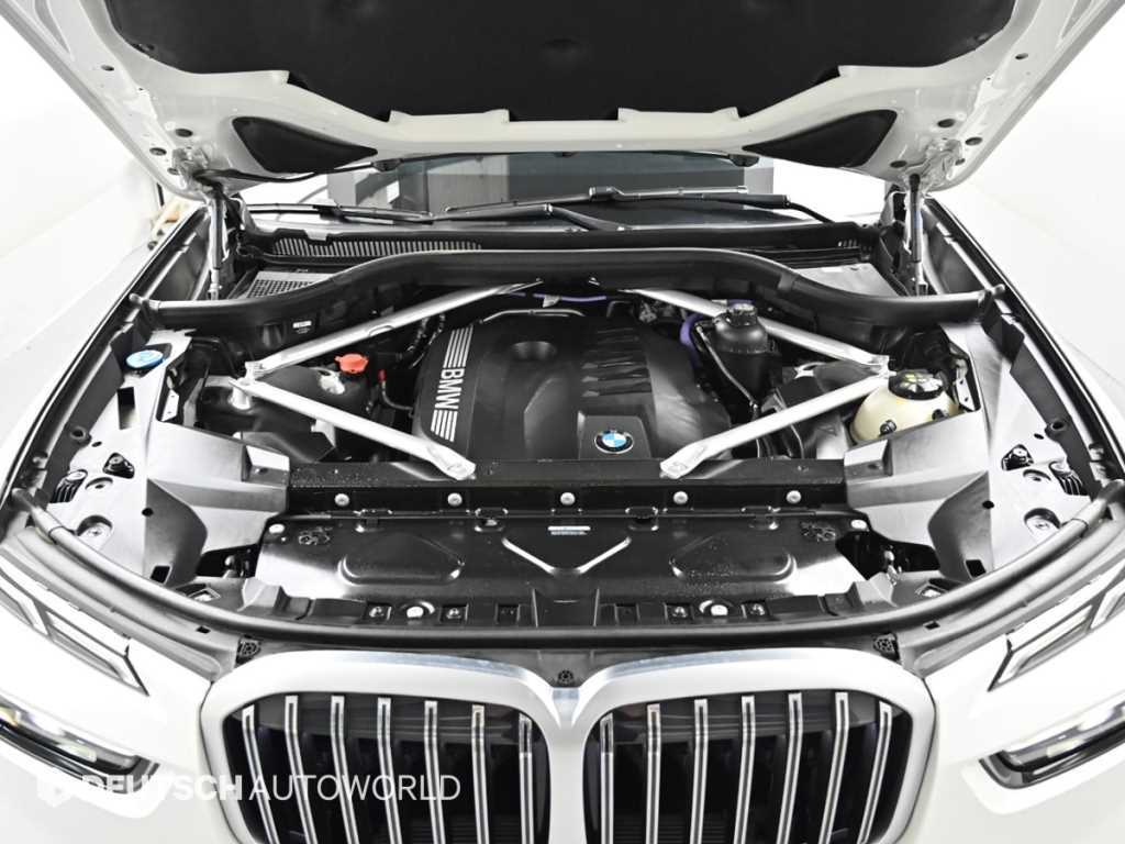 BMW X7 — photo 07