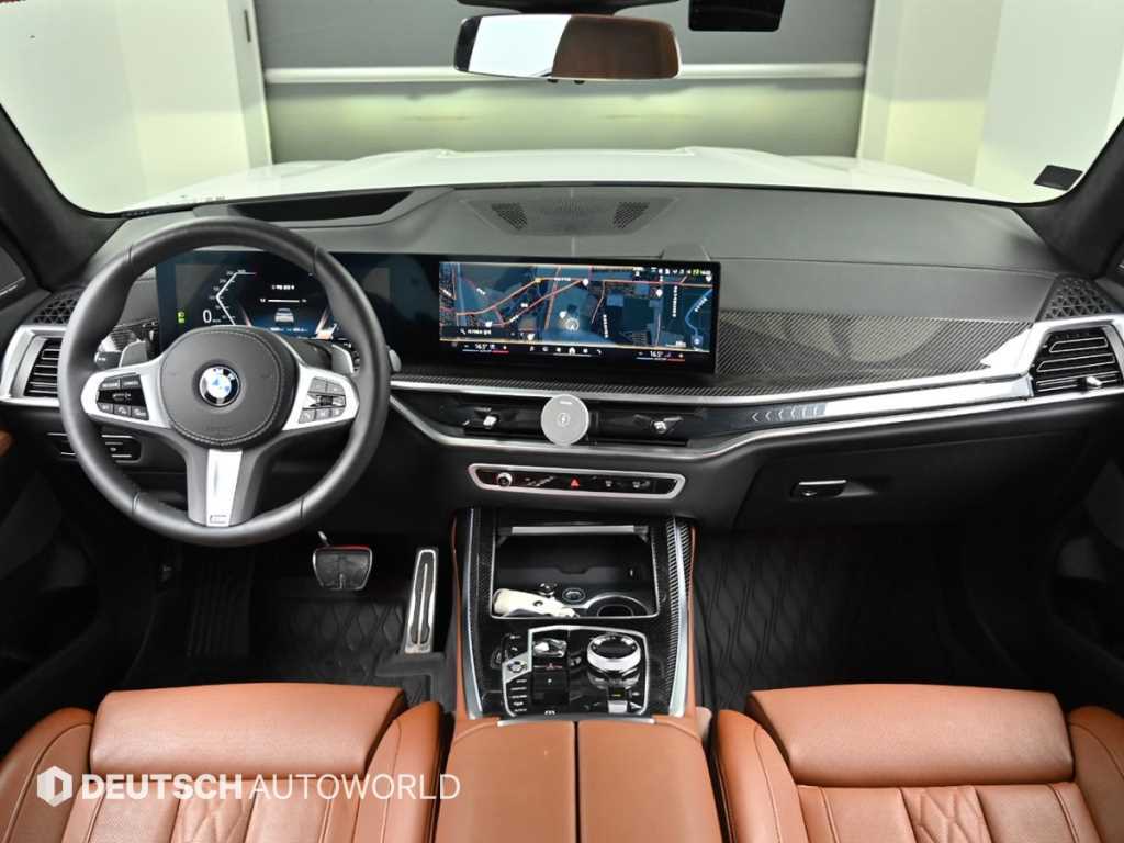 BMW X7 — photo 08