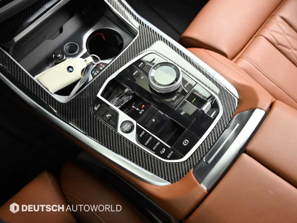 BMW X7 — photo 18