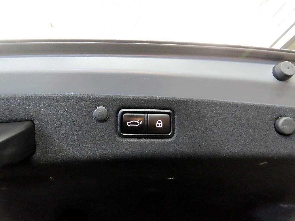 Hyundai Grandeur — photo 17