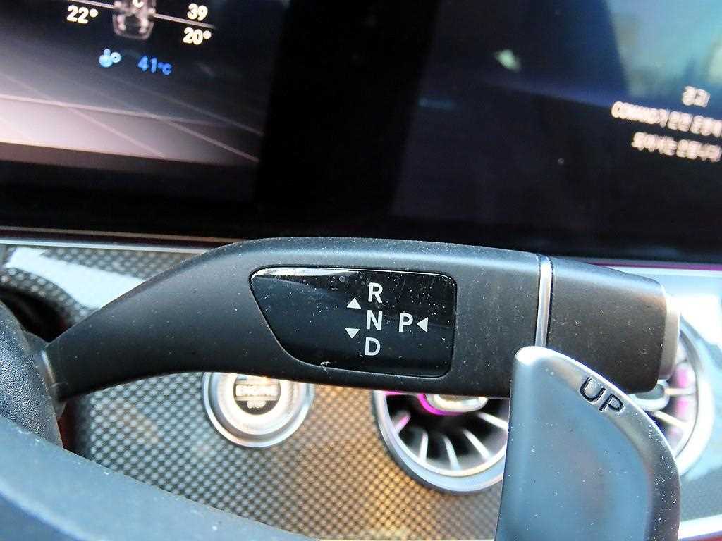 Mercedes-Benz CLS-Class — photo 11