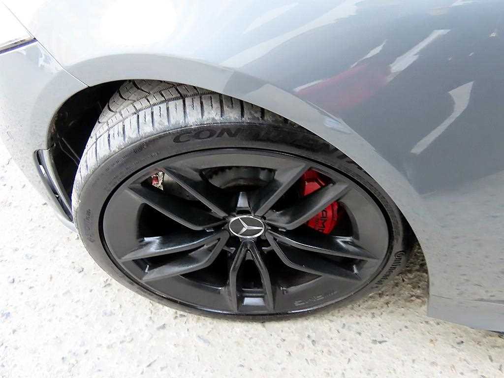 Mercedes-Benz CLS-Class — photo 20