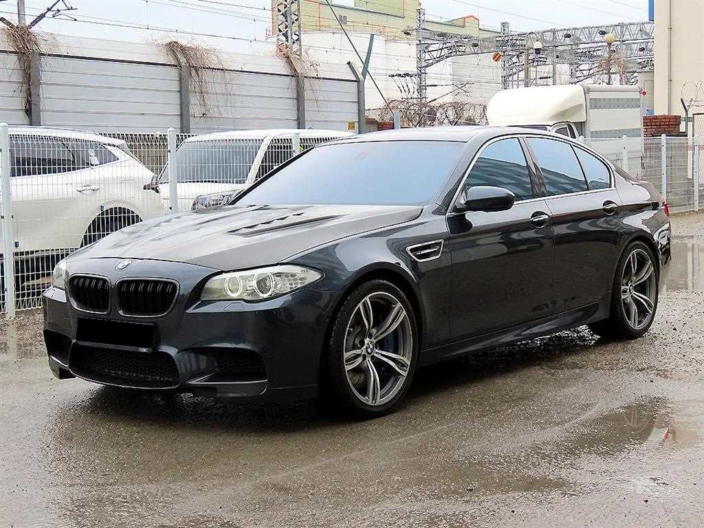 BMW M5 — photo 02